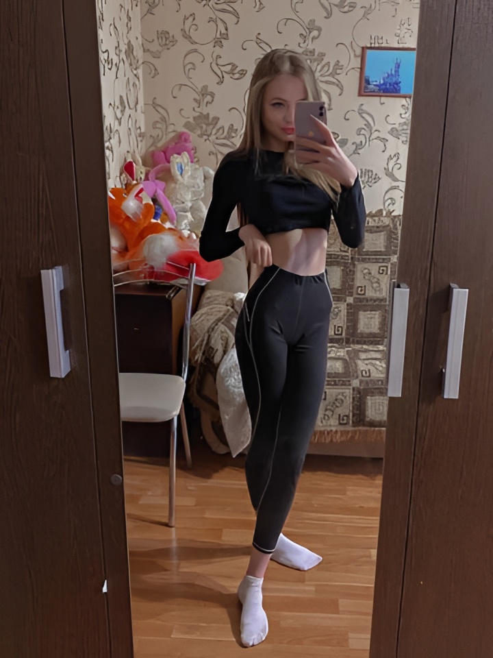 Илона привлекальеная девушка из Зеленокумска цена от 4000 руб