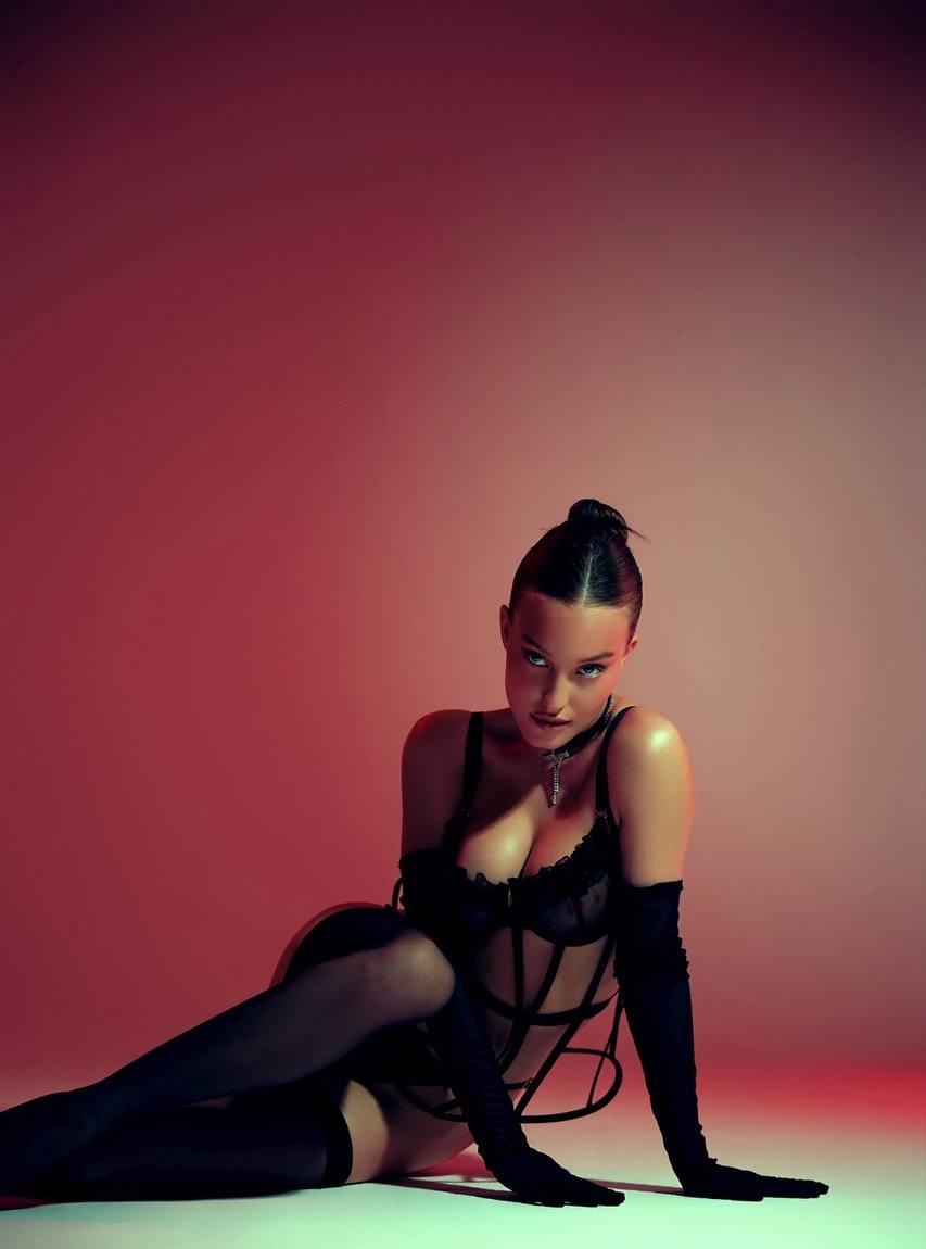 Дашута привлекальеная девушка из Зеленокумска цена от 6000 руб