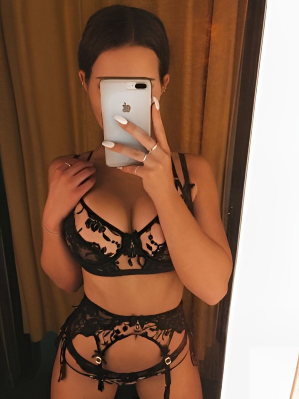 Сабина привлекательная девушка из Зеленокумска цена от 3000 руб