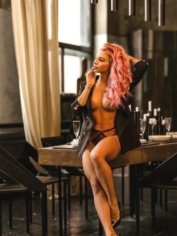 Василия привлекательная девушка из Зеленокумска цена от 3500 руб