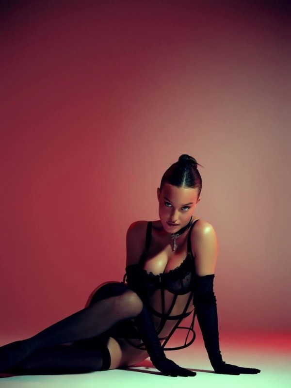 Дашута привлекательная девушка из Зеленокумска цена от 6000 руб